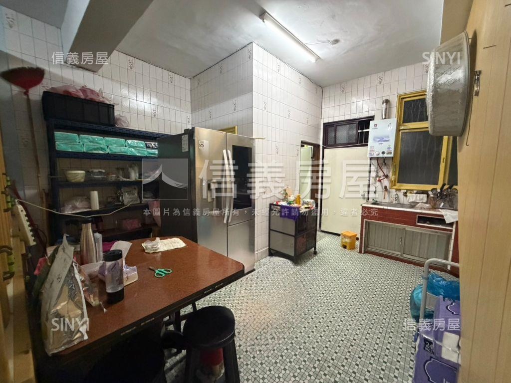 近中路重劃區靜巷透天房屋室內格局與周邊環境