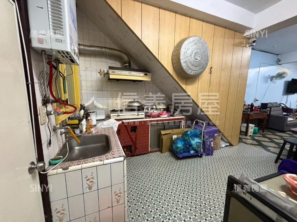 近中路重劃區靜巷透天房屋室內格局與周邊環境