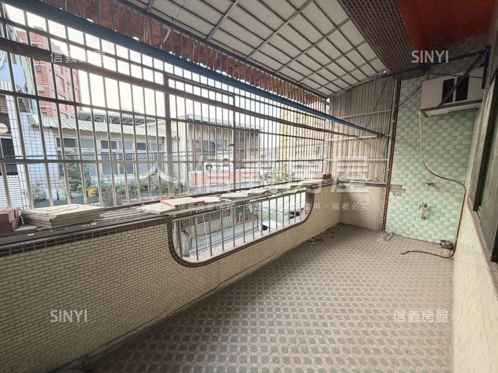 近中路重劃區靜巷透天房屋室內格局與周邊環境