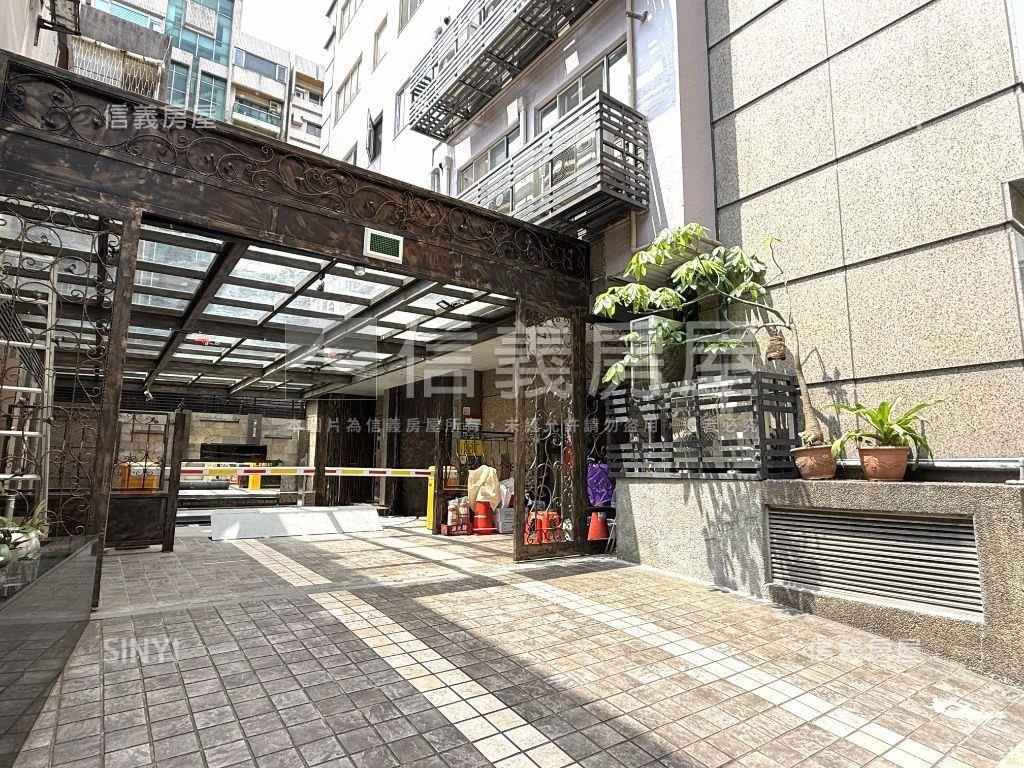 ★世紀風華可停休旅車房屋室內格局與周邊環境