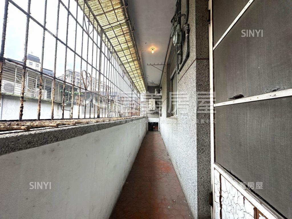 未來捷運秀明大空間頂加房屋室內格局與周邊環境