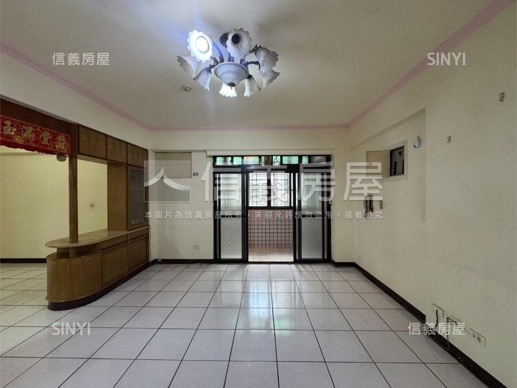 低公設華廈四房車位房屋室內格局與周邊環境