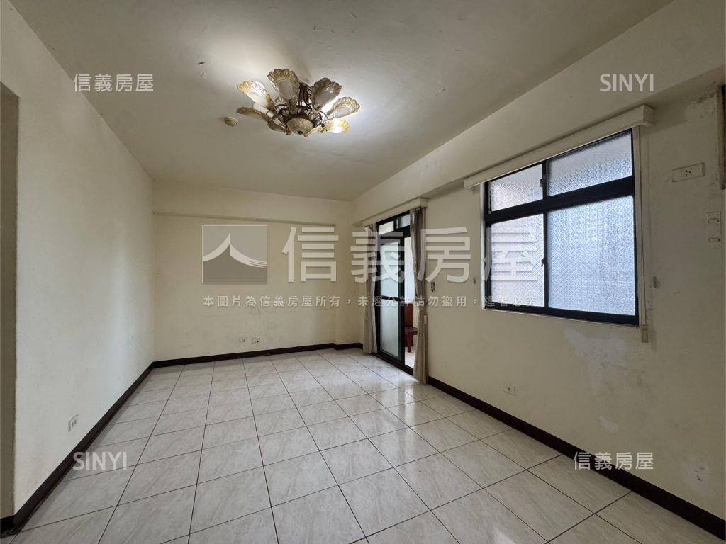 低公設華廈四房車位房屋室內格局與周邊環境