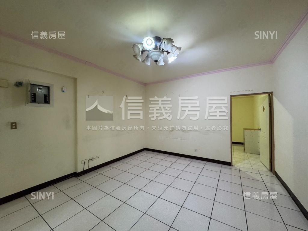 低公設華廈四房車位房屋室內格局與周邊環境