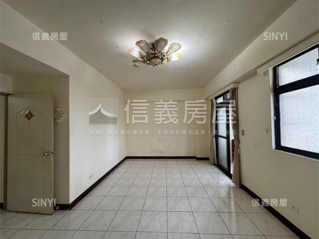 低公設華廈四房車位房屋室內格局與周邊環境