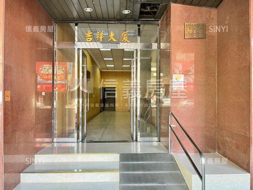 五權路優質地段電梯套房房屋室內格局與周邊環境