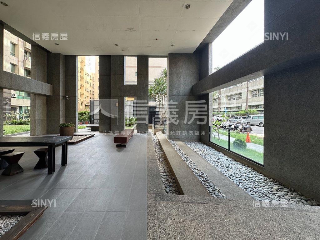 美術館綠景近輕軌三房平車房屋室內格局與周邊環境