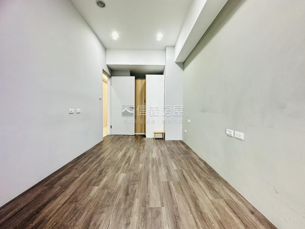 當代藝術美裝大套房房屋室內格局與周邊環境