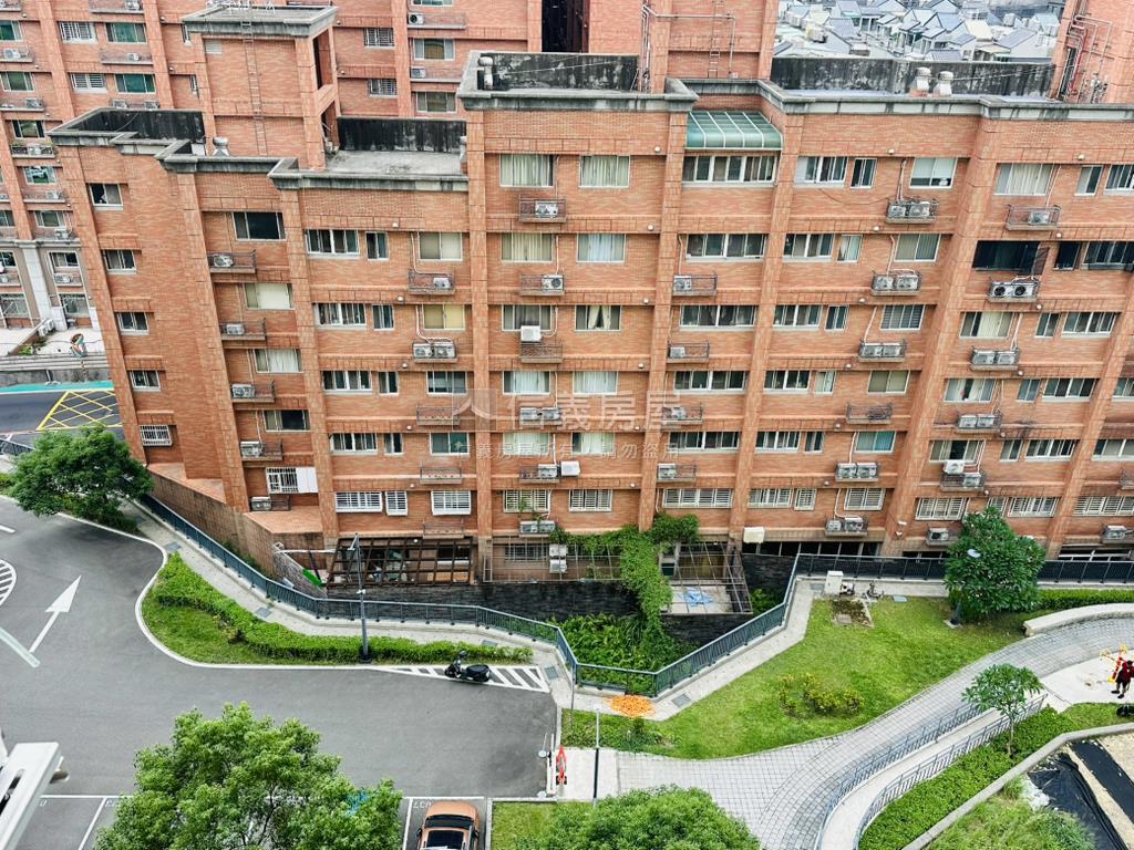 當代藝術美裝大套房房屋室內格局與周邊環境