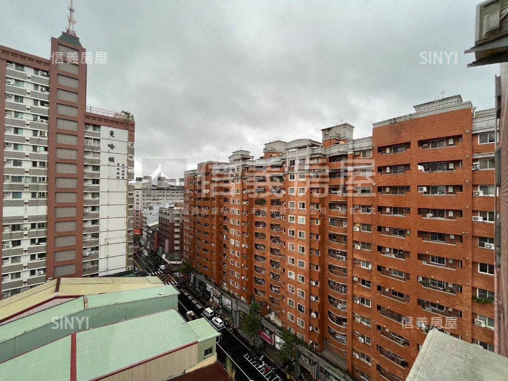 【次頂樓】西屯大三房房屋室內格局與周邊環境