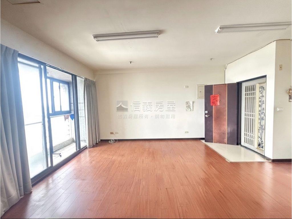專任城市之星三房平車房屋室內格局與周邊環境
