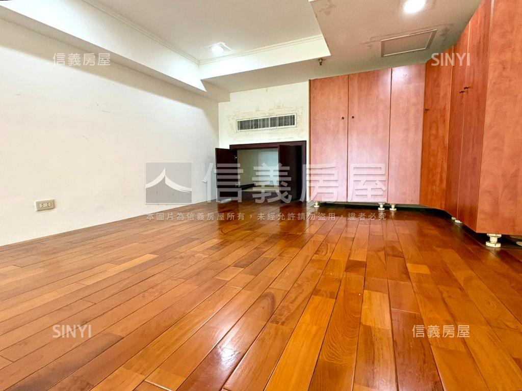 景平東帝市高樓景觀挑高宅房屋室內格局與周邊環境