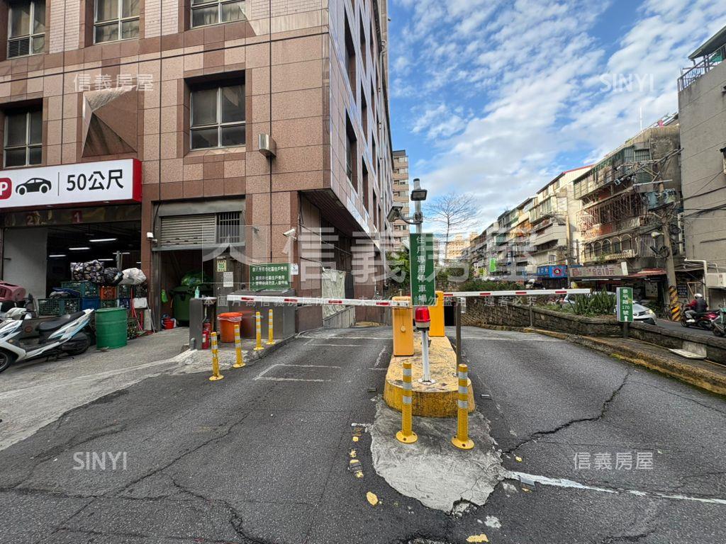 景平東帝市高樓景觀挑高宅房屋室內格局與周邊環境