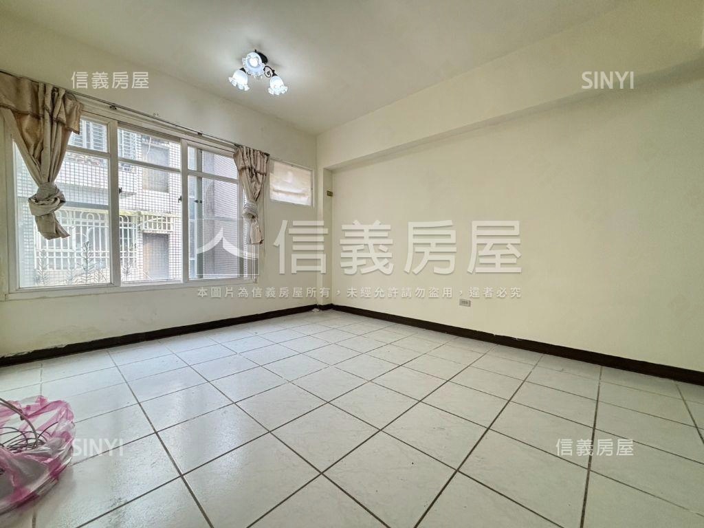 伯爵博市成家三房車位房屋室內格局與周邊環境