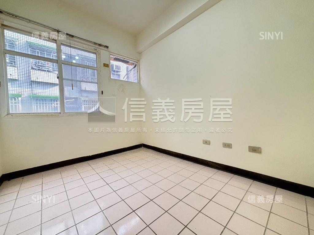 伯爵博市成家三房車位房屋室內格局與周邊環境