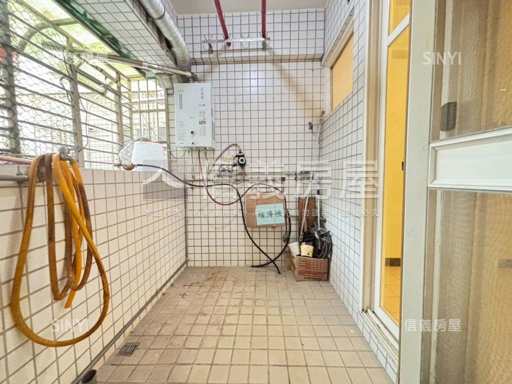 伯爵博市成家三房車位房屋室內格局與周邊環境