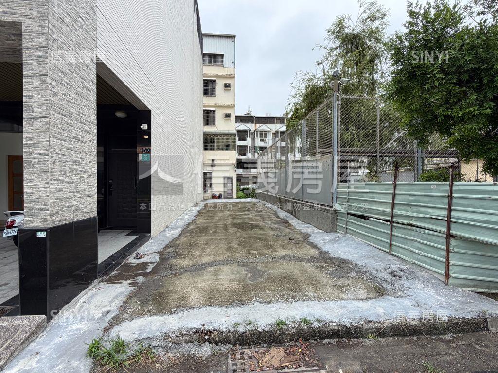 正文平路面寬約５米土地房屋室內格局與周邊環境