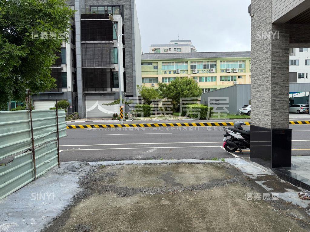 正文平路面寬約５米土地房屋室內格局與周邊環境