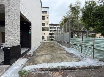 正文平路面寬約５米土地
