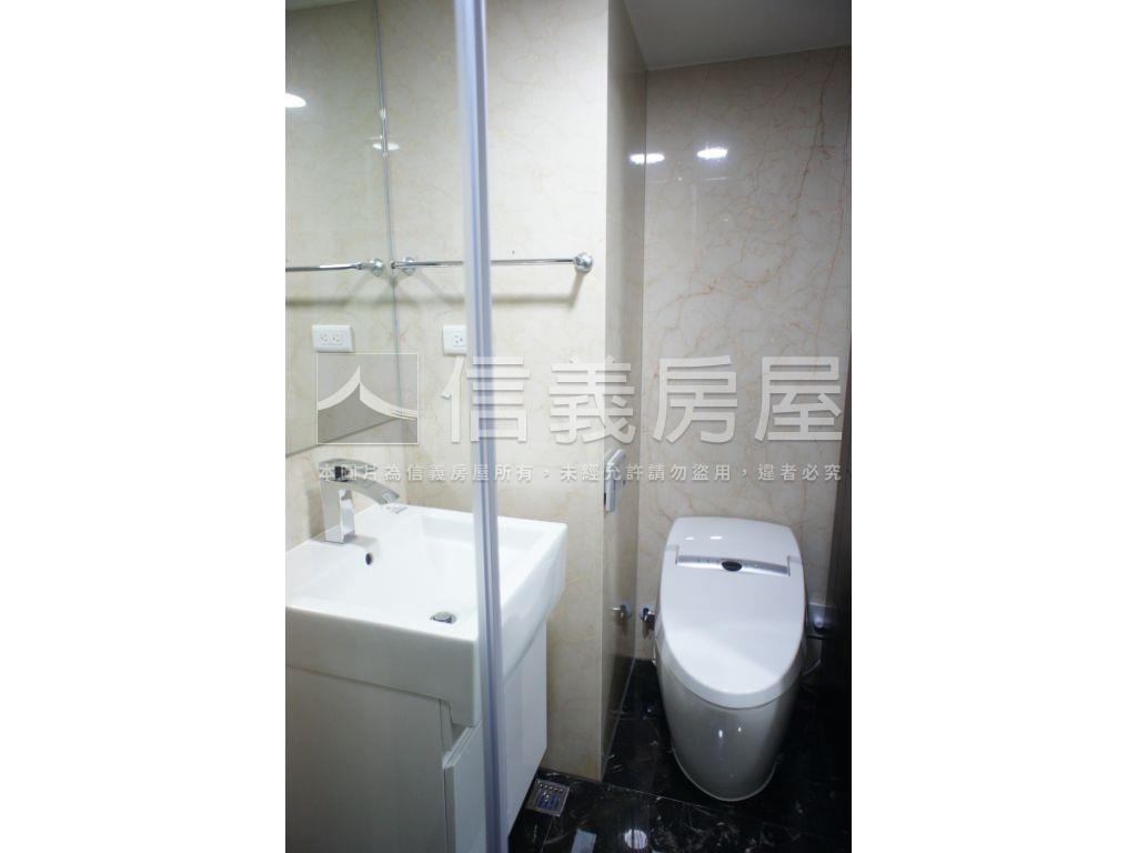精緻西門美居套房房屋室內格局與周邊環境