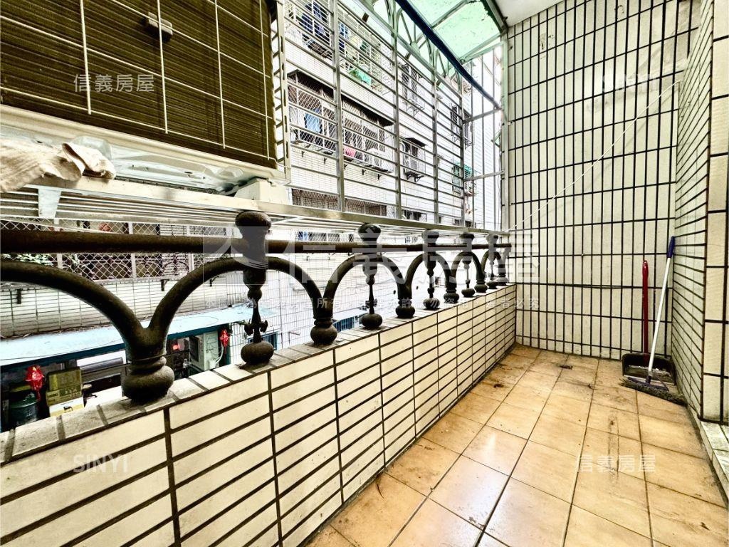 佳瑪商圈黃金二樓房屋室內格局與周邊環境