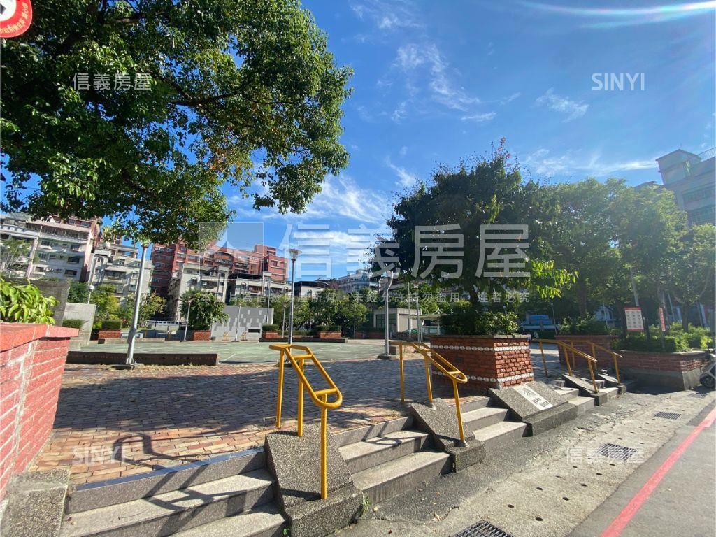 佳瑪商圈黃金二樓房屋室內格局與周邊環境