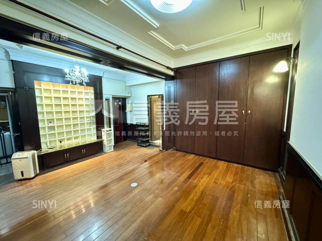 專任近交大雅砌電梯套房房屋室內格局與周邊環境