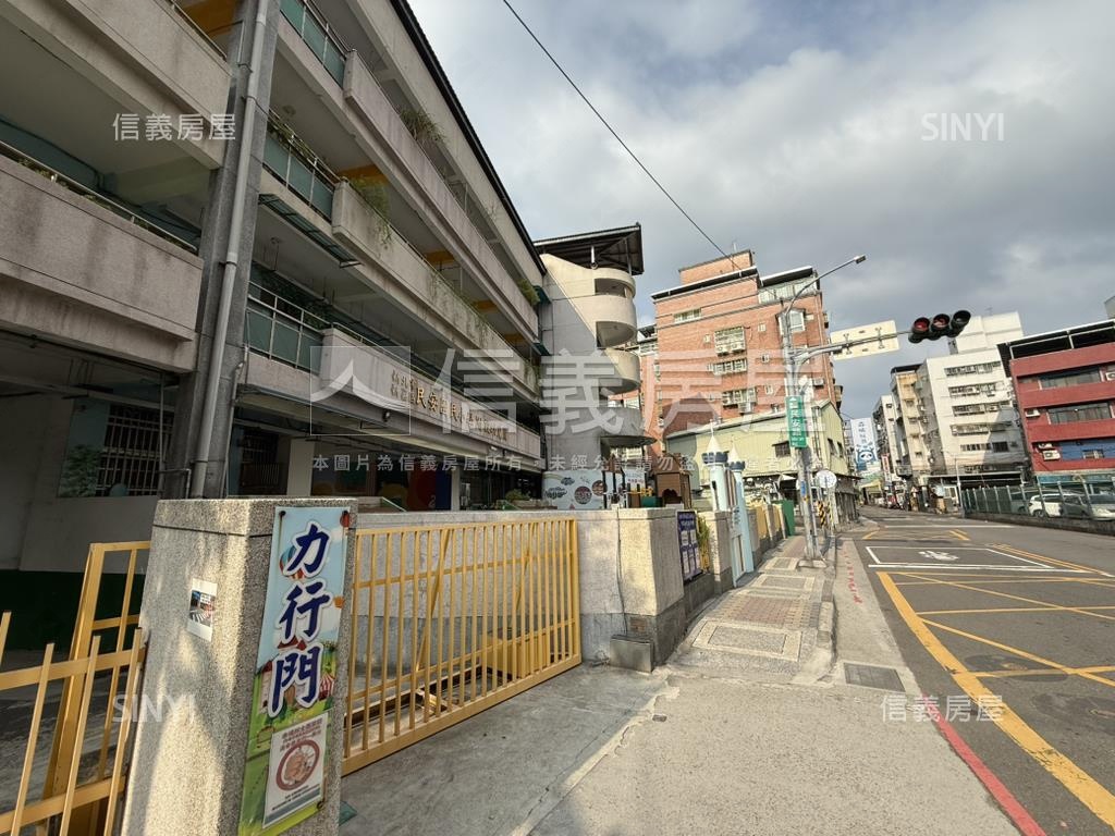 民安第美大三房車位房屋室內格局與周邊環境