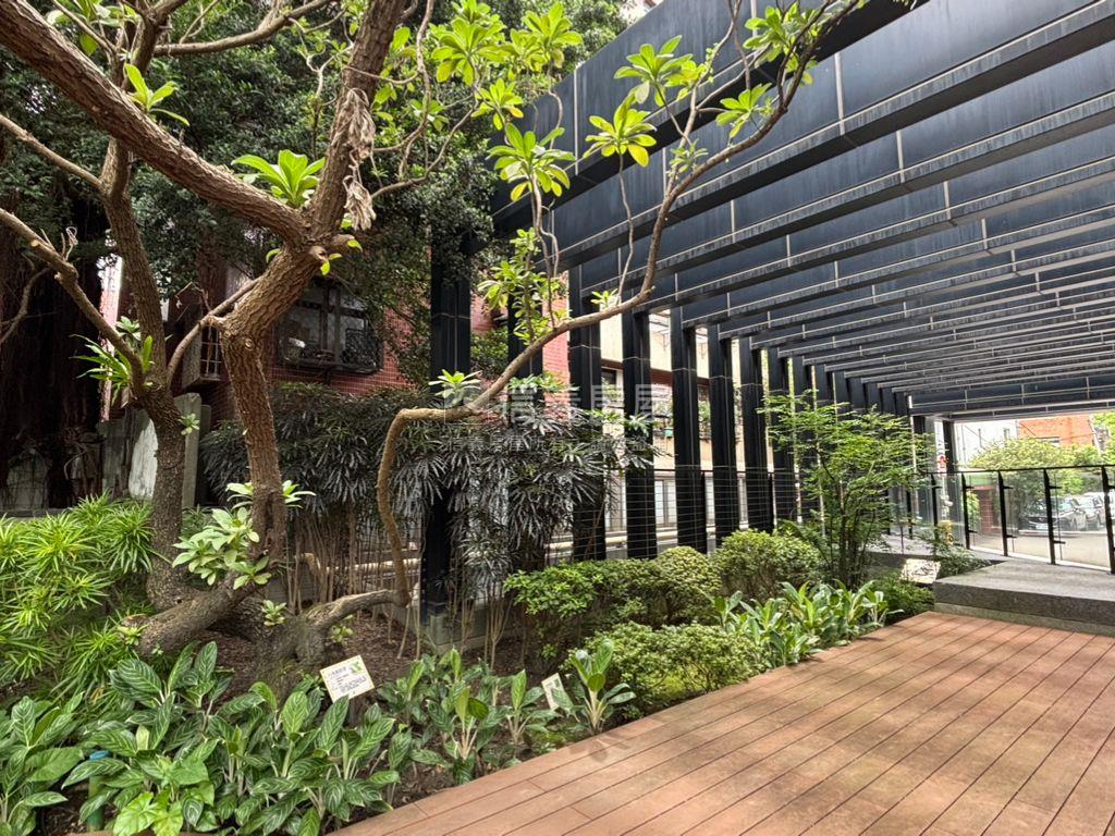 太子華威豪邸房屋室內格局與周邊環境