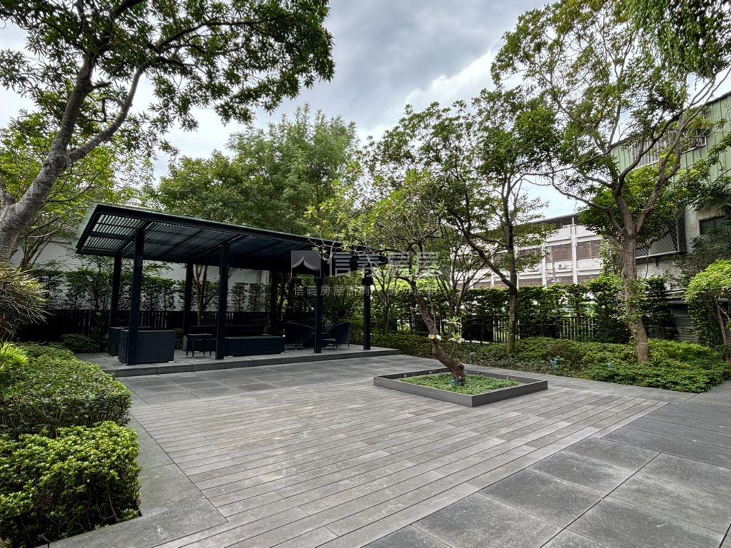 太子華威豪邸房屋室內格局與周邊環境
