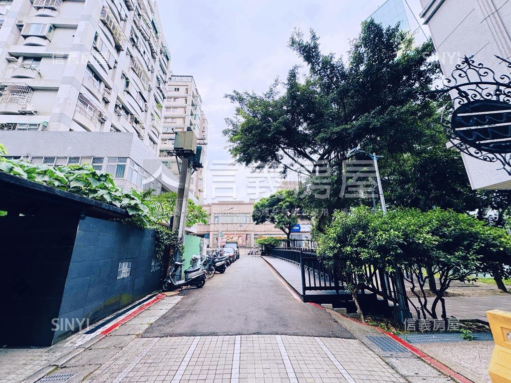【專任】湖水裔朝南大空間房屋室內格局與周邊環境