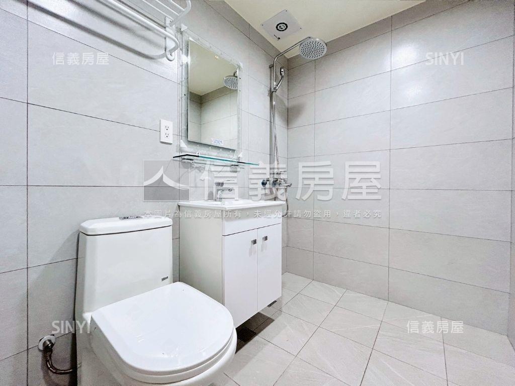 近一中邊間收租自用金透店房屋室內格局與周邊環境