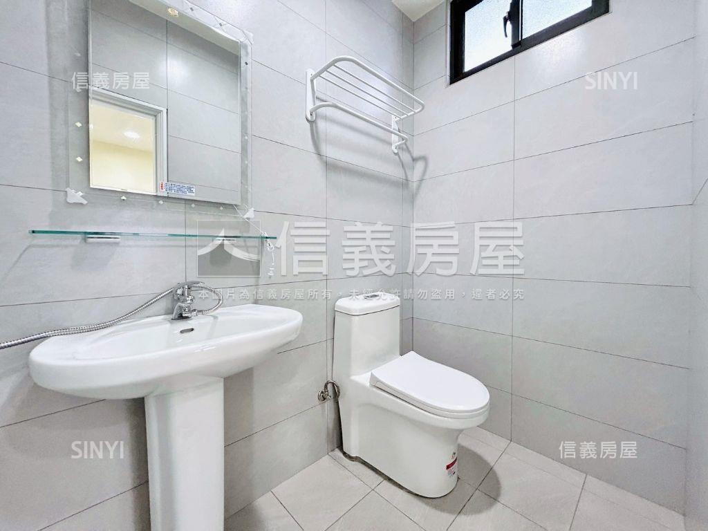 近一中邊間收租自用金透店房屋室內格局與周邊環境