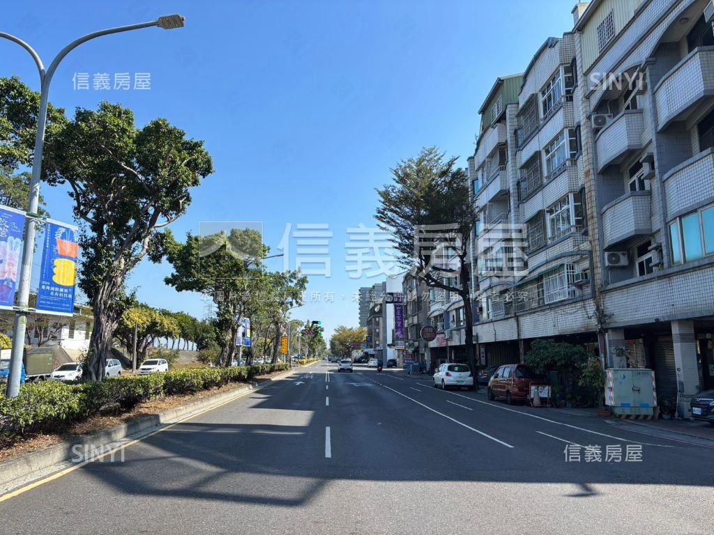 中華北路正路面金店面房屋室內格局與周邊環境