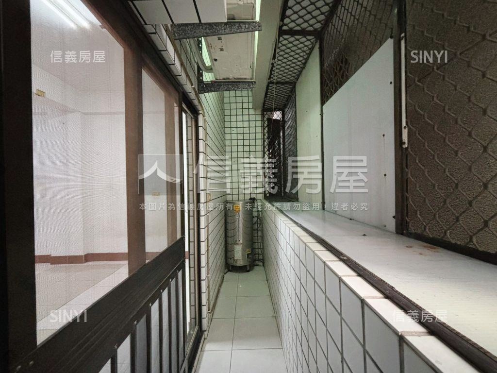 中華北路正路面金店面房屋室內格局與周邊環境