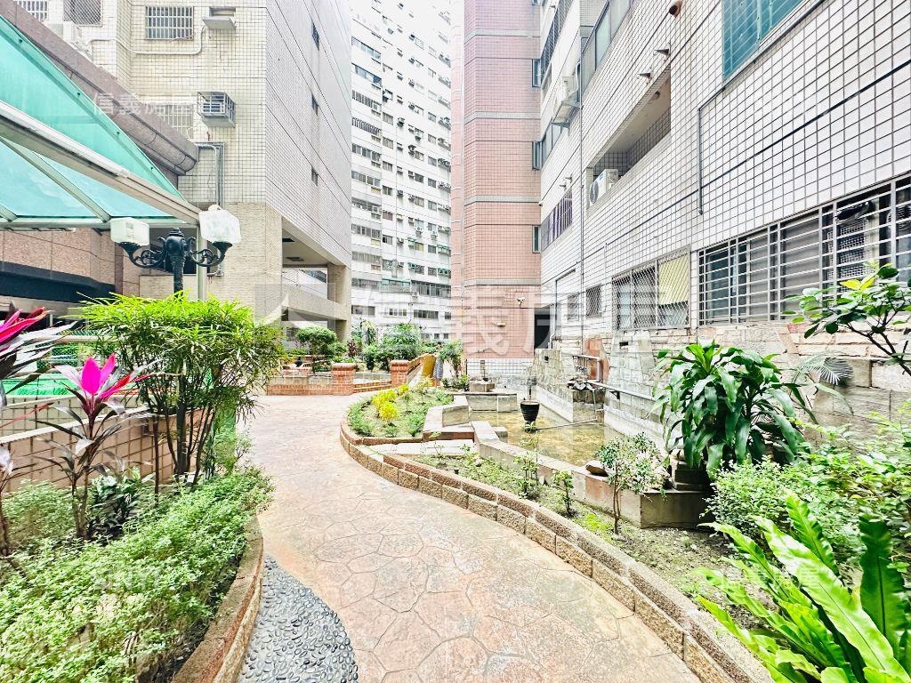 工學商圈三房視野戶附車位房屋室內格局與周邊環境