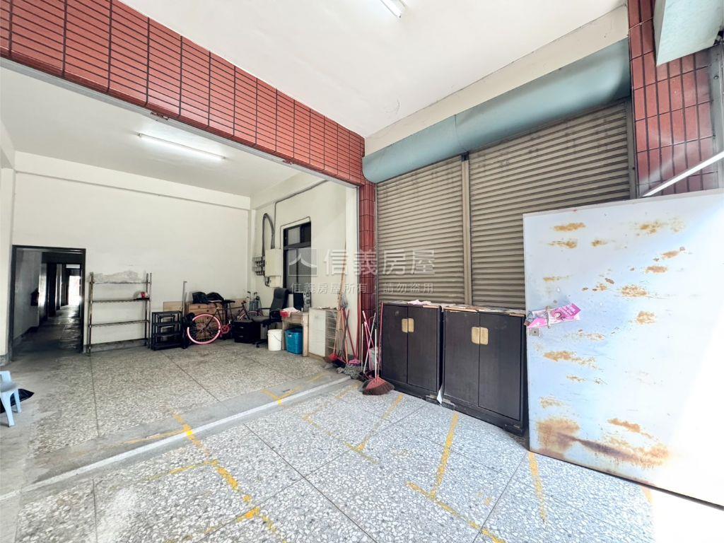 雙面活路地４１坪透店房屋室內格局與周邊環境