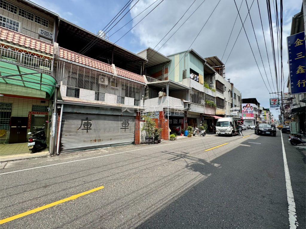 雙面活路地４１坪透店房屋室內格局與周邊環境