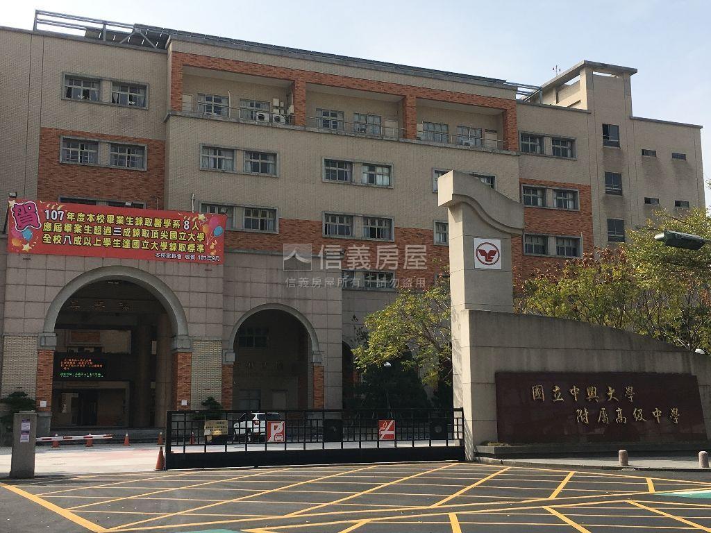 雙面活路地４１坪透店房屋室內格局與周邊環境