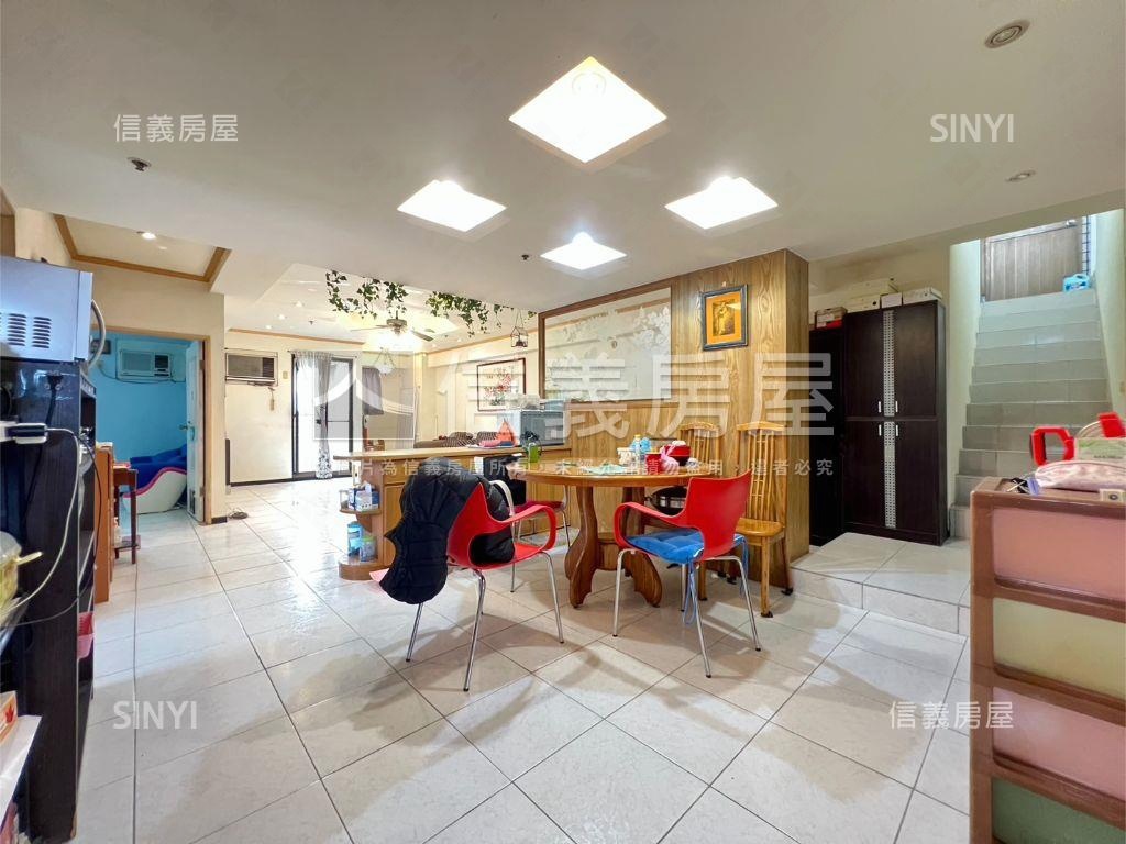 東湖樂高平面四房雙車位房屋室內格局與周邊環境