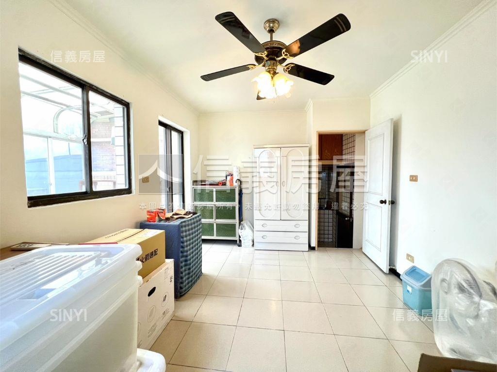 東湖樂高平面四房雙車位房屋室內格局與周邊環境