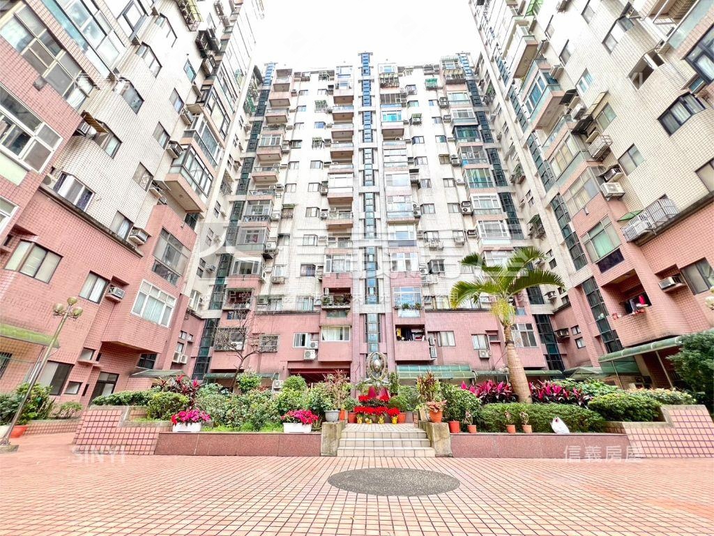 東湖樂高平面四房雙車位房屋室內格局與周邊環境