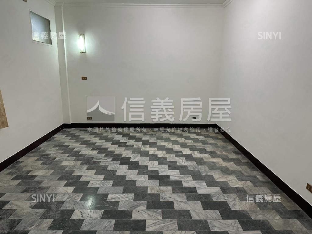 小碧潭捷運站旁漂亮公寓房屋室內格局與周邊環境