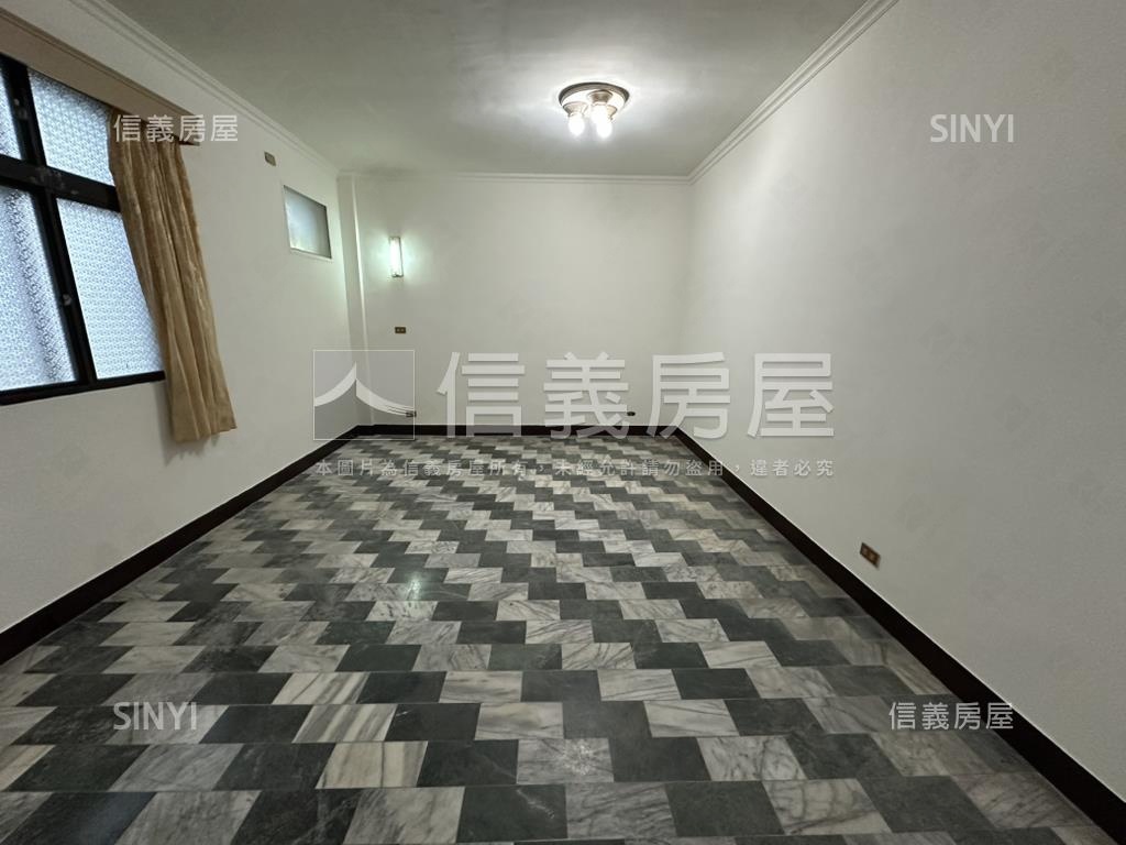 小碧潭捷運站旁漂亮公寓房屋室內格局與周邊環境