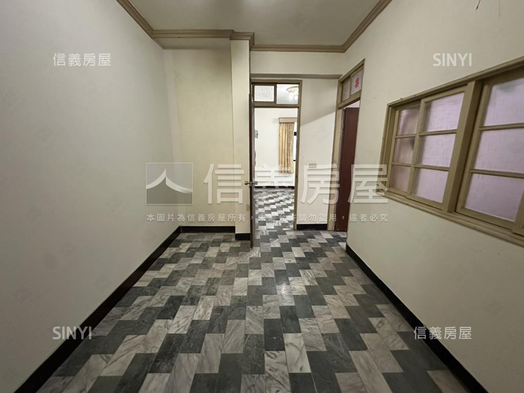 小碧潭捷運站旁漂亮公寓房屋室內格局與周邊環境