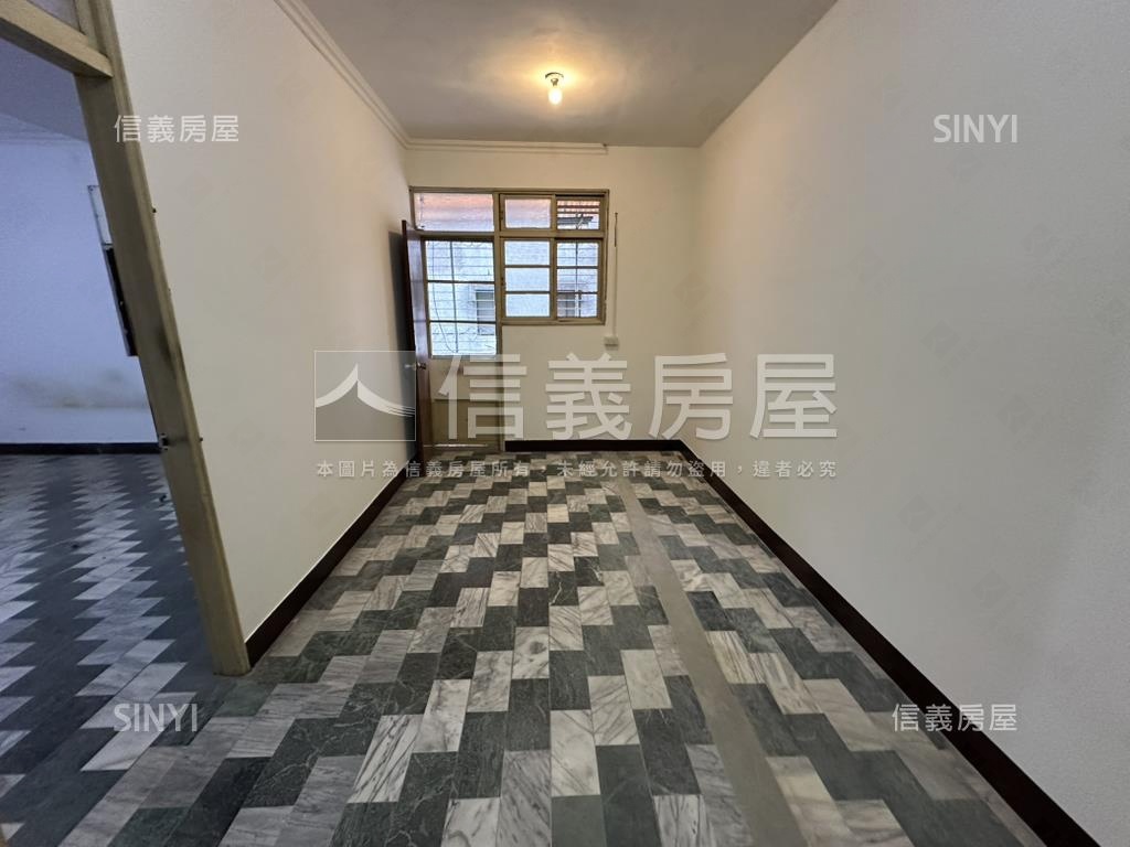 小碧潭捷運站旁漂亮公寓房屋室內格局與周邊環境