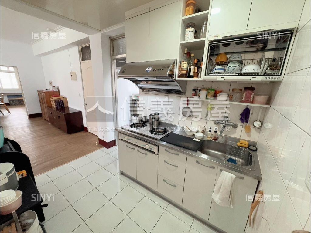 邊間低總價採光三房房屋室內格局與周邊環境