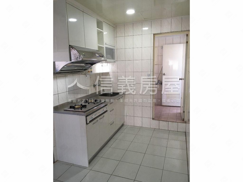 邊間低總價採光三房房屋室內格局與周邊環境