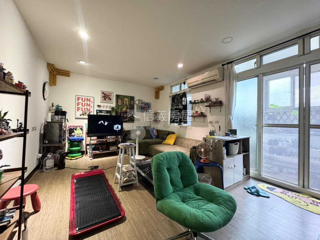 捷運新莊精品參房二樓房屋室內格局與周邊環境