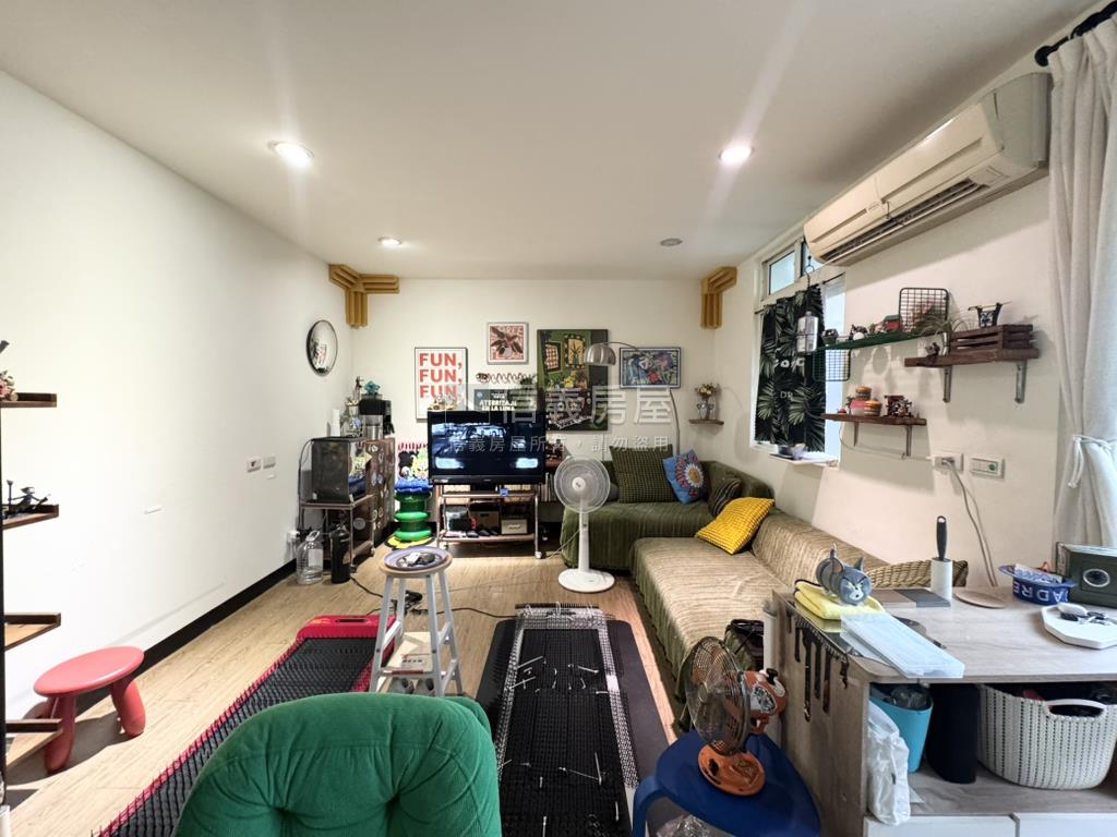 捷運新莊精品參房二樓房屋室內格局與周邊環境